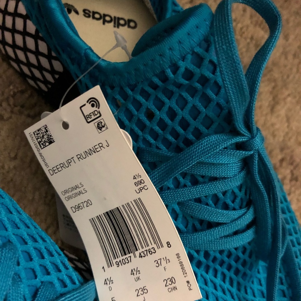 Brand New Adidas - Picture 3 of 6